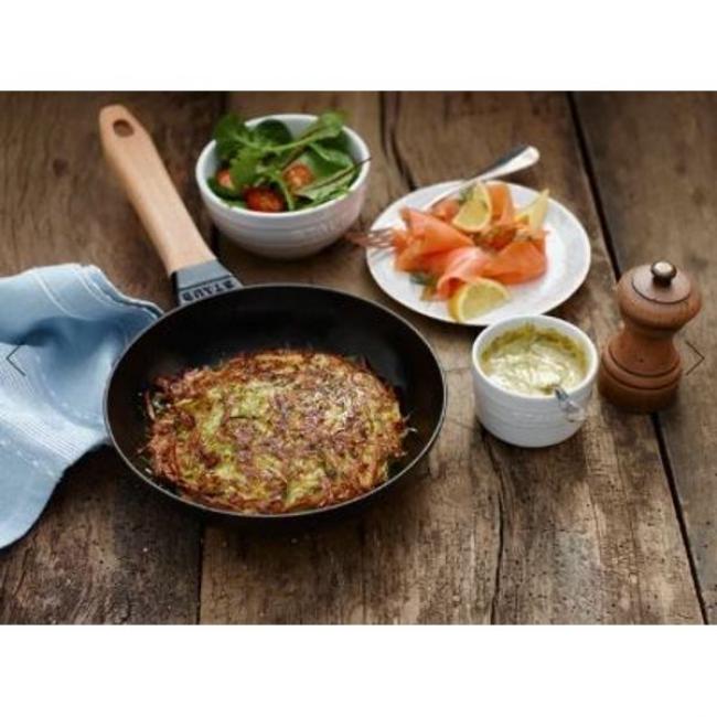 Po&ecirc;le en fonte noir mat avec manche en bois 24 cm