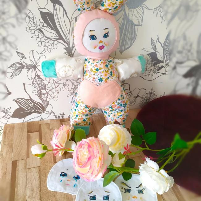 Commande personnalis&eacute;e Lapin Cassandra avec 4 visages