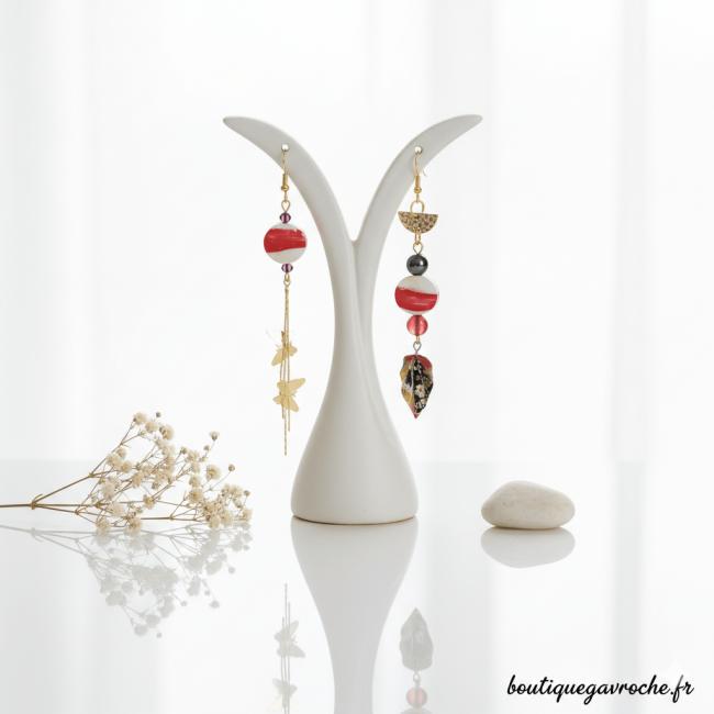 Boucles d&rsquo;Oreilles Asym&eacute;triques &laquo;&nbsp;MARIPOSA&nbsp;&raquo;, papillons et feuille