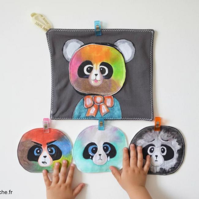 Panda avec 4 visages &eacute;motions version Page