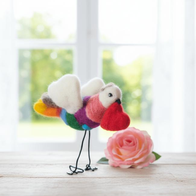 Oiseau multicolore avec coeur (frais de port offert)