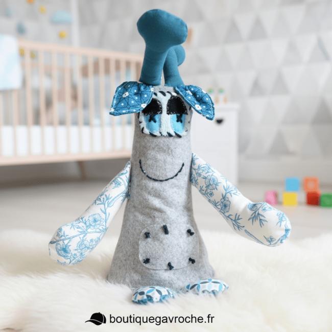 DOUREVE avec pr&eacute;nom brod&eacute; (frais de port offert)