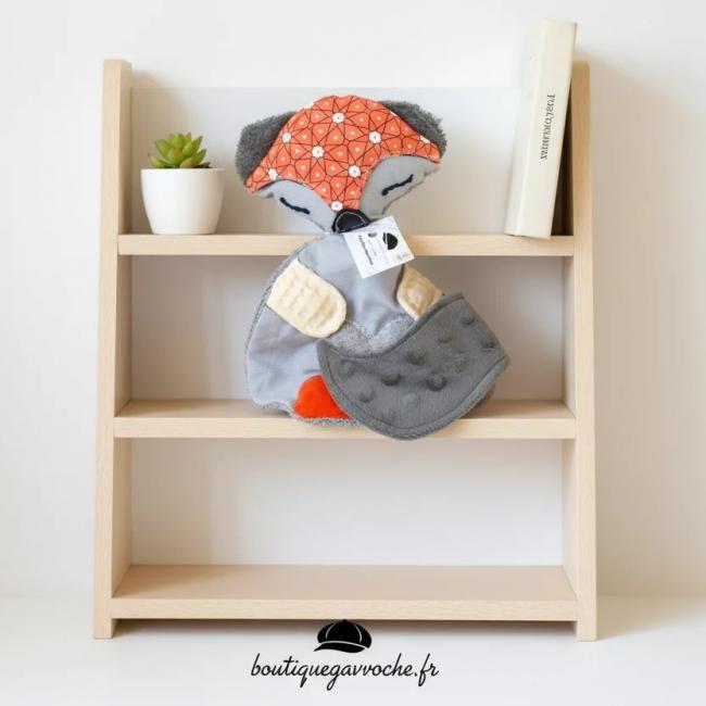 Doudou plat sensoriel Renard Corail personnalisé