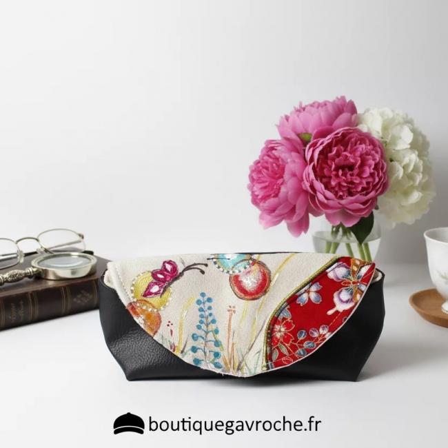 &Eacute;tui &agrave; lunettes de luxe &ndash; Papillon sur un Jardin Japonais