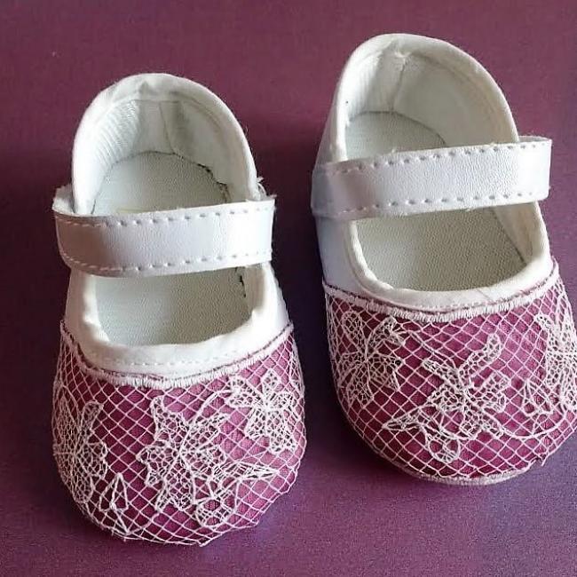 Chaussons de Bébé pièces uniques en Poinct de Tulle