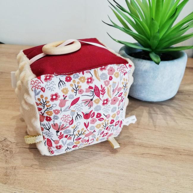 Cube Sensoriel - Liberty bordeaux