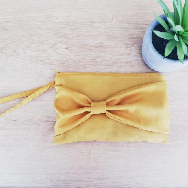 Pochette zippée à nœud - Jaune