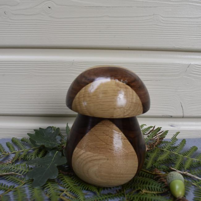 Champignon en bois de laurier rose et ch&ecirc;ne  – 14 cm  ⌀ 10