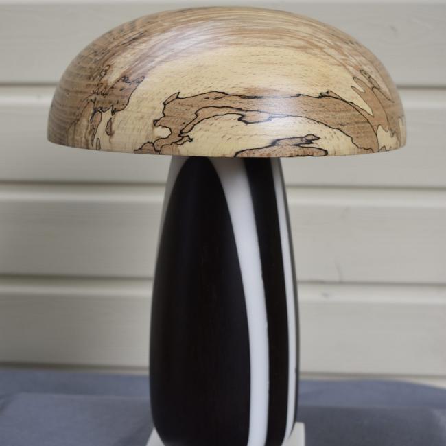 Champignon N&deg;07A H&ecirc;tre &eacute;chauff&eacute;, Bambou, insert de corian sur socle en corian