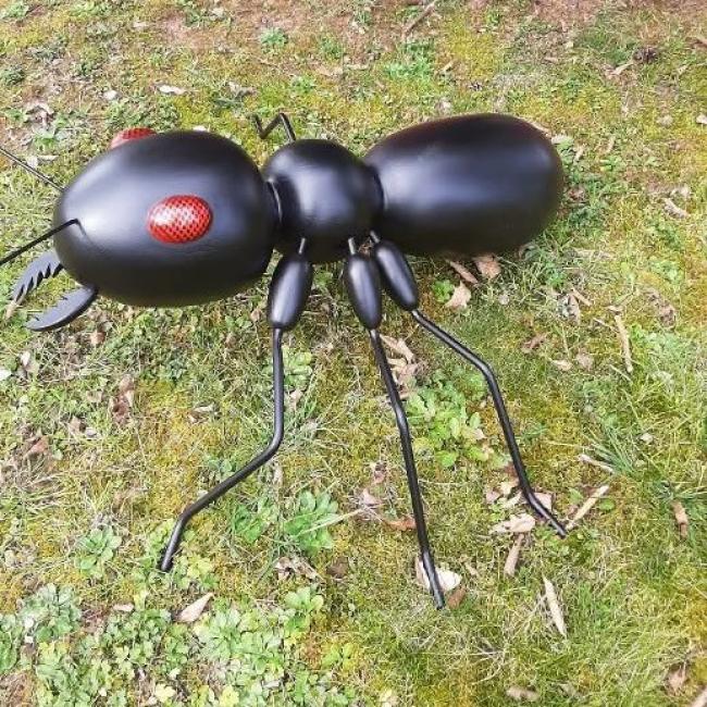 Fourmi Noire en bois de sapin blanc contre-coll&eacute;, ch&ecirc;ne et acier