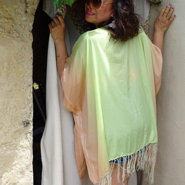 Kimono court bi-color en soie avec franges