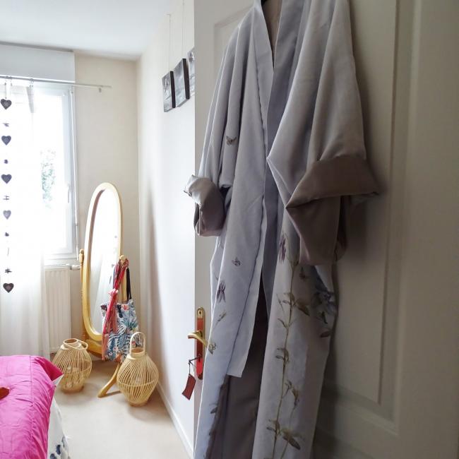 Kimono long blanc et gris en coton