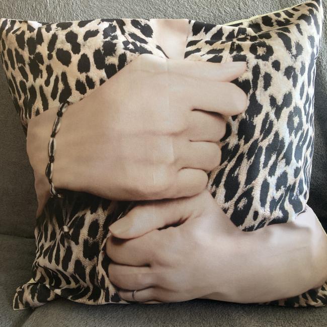Housse coussin format carré 50&#215;50 cm imprimé main format 50&#215;50