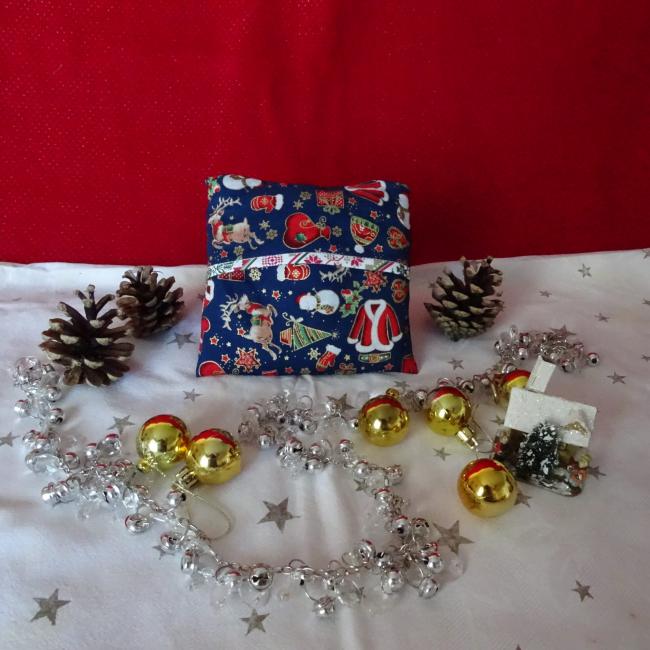 Sac pliable Noël en coton coloris bleu et rouge motifs père Noël