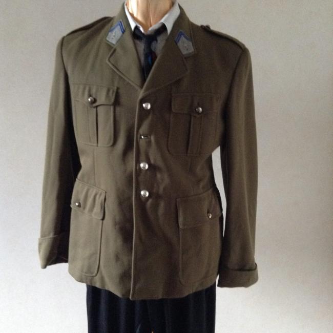 Veste d’uniforme Militaire d’homme coloris kaki taille M