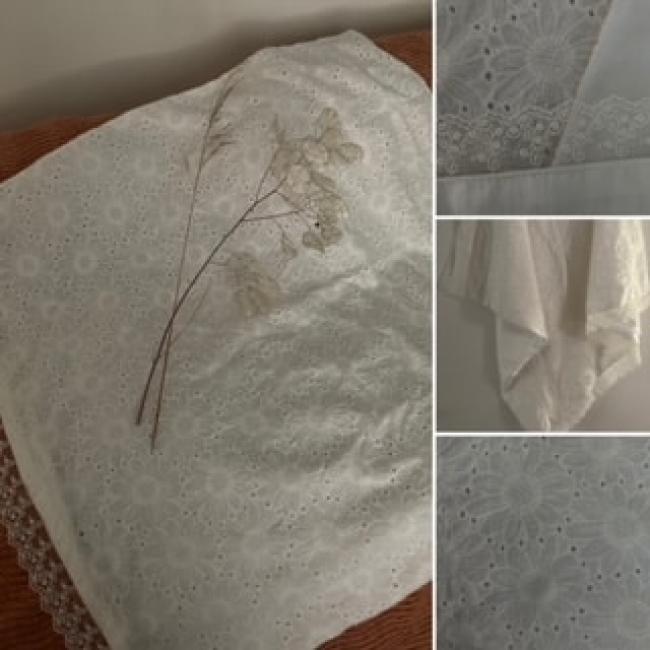 Drap de baptême en coton brodée