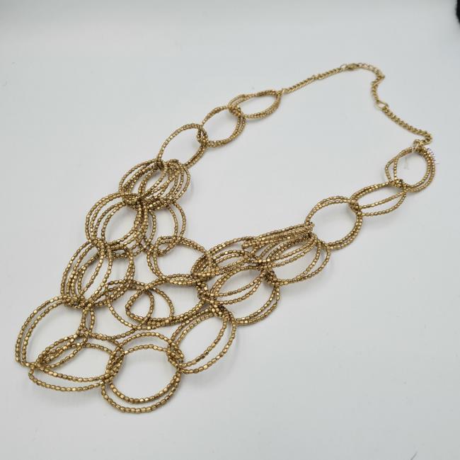 Collier doré anneaux