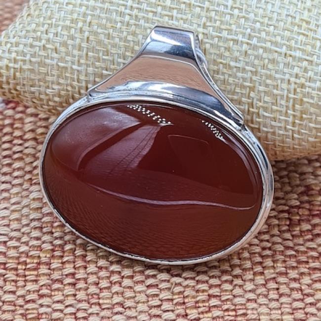 Pendentif Oval en argent et cabochon en cornaline