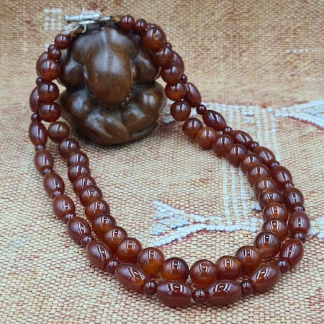 Collier court double rangs en cornaline