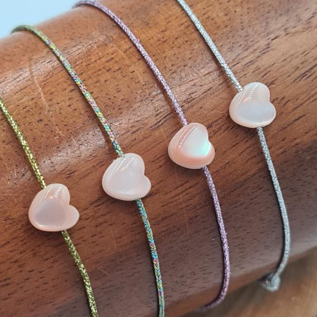 Bracelet réglable  coeur en nacre rose