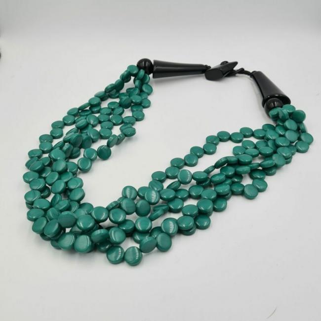 collier multi rangs résine 3 coloris
