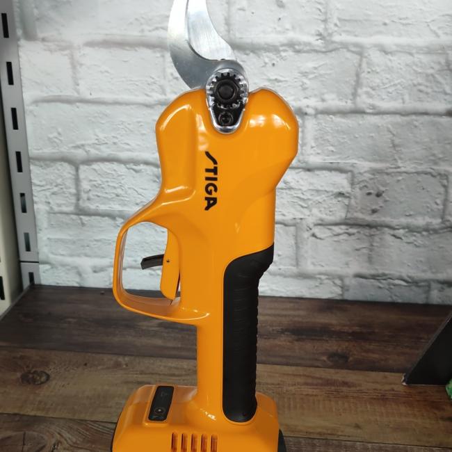SECATEUR A BATTERIE  STIGA