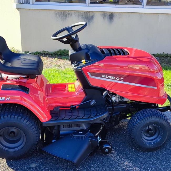 TRACTEUR DE PELOUSE