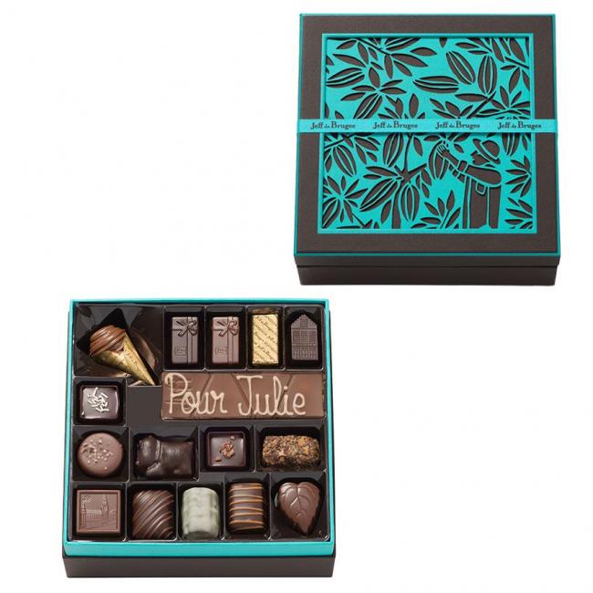 Boite carrée marron - 33 chocolats assortis avec barre lait sans personnalisation