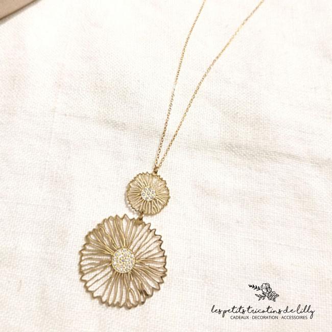SAUTOIR FLEURS AJOURE STRASS DORE