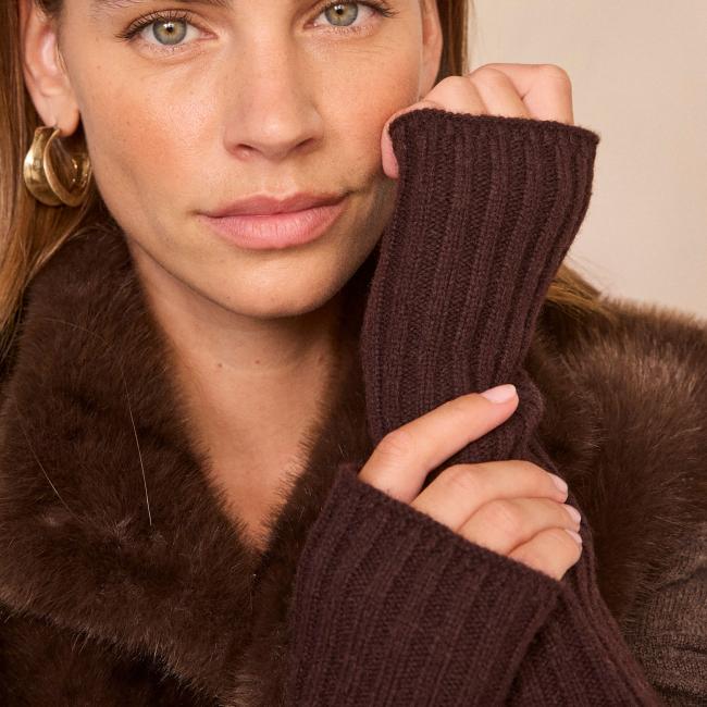 Gants chocolat en maille de laine FLORA