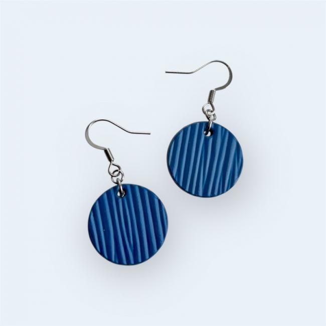 PETITES CRÉOLES CUIR BLEU STRIÉ, MAMZELLE BIJOUX