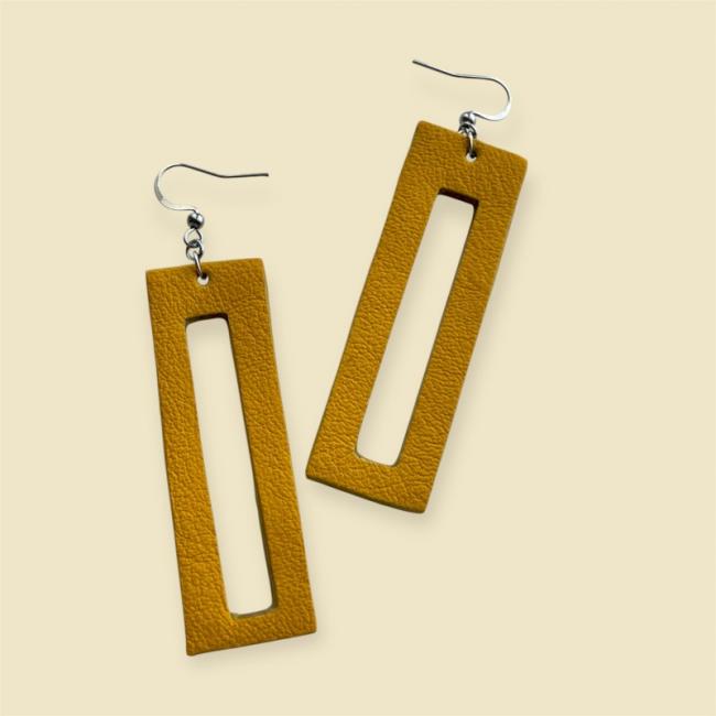 BOUCLES D'OREILLES EN CUIR FAITES MAIN, MODÈLE LOAN