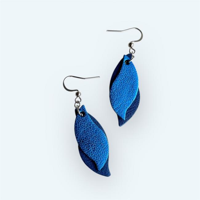 BOUCLES D'OREILLES EN CUIR BLEU, DORIANE