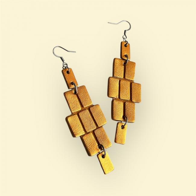 BOUCLES D'OREILLES EN CUIR PENDANTES MODÈLE TORY