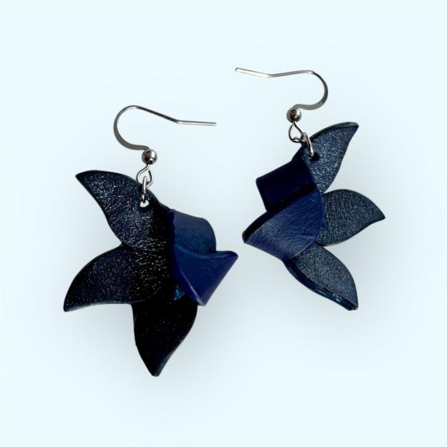 BOUCLES D'OREILLES EN CUIR, MAELLE