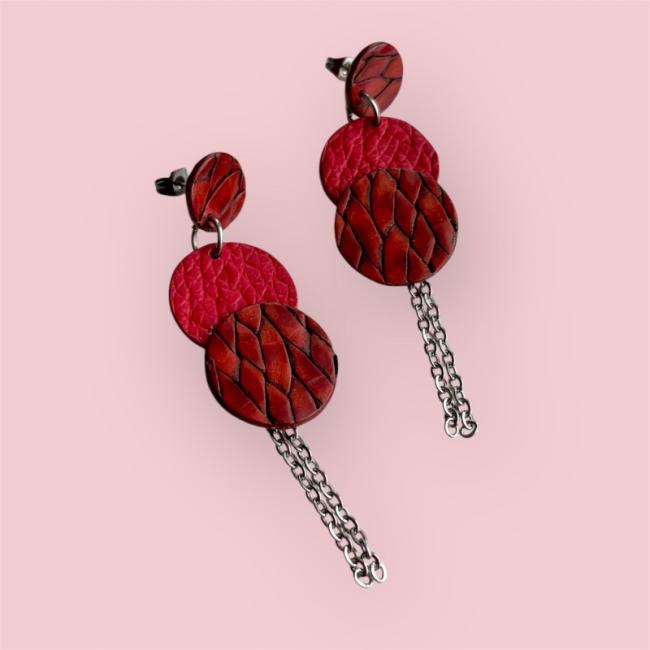 BOUCLES D'OREILLES EN CUIR ROUGE, RHÉA
