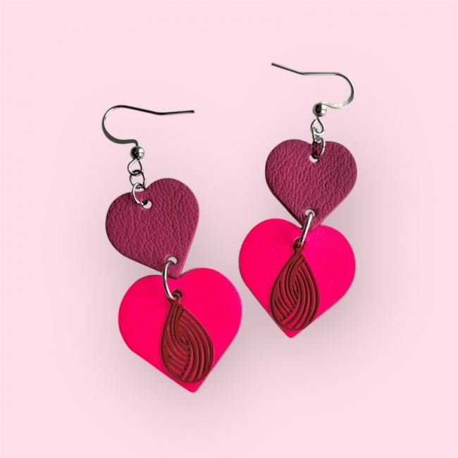 BOUCLES D'OREILLES CŒURS EN CUIR, MODÈLE LORA