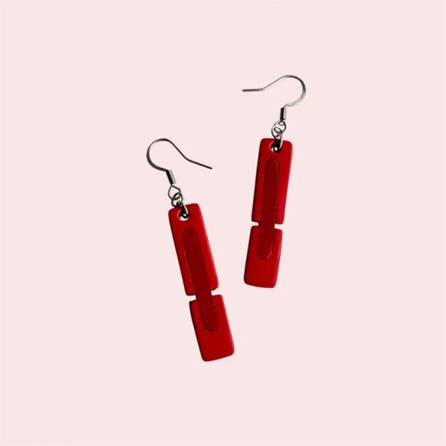 BOUCLES D'OREILLES EN CUIR ROUGE, SABINE