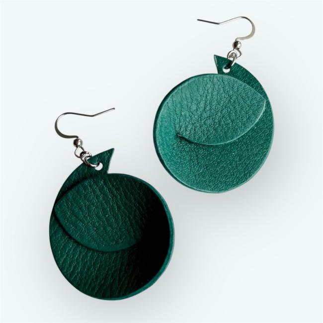 BOUCLES D'OREILLES CUIR VERT, CARO