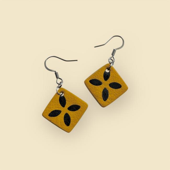 BOUCLES D'OREILLES EN CUIR JAUNE, MAMZELLE BIJOUX