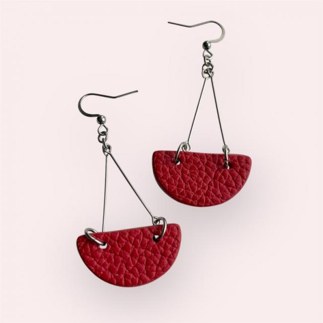 BOUCLES D'OREILLES EN CUIR ROUGE, CHRISTINE