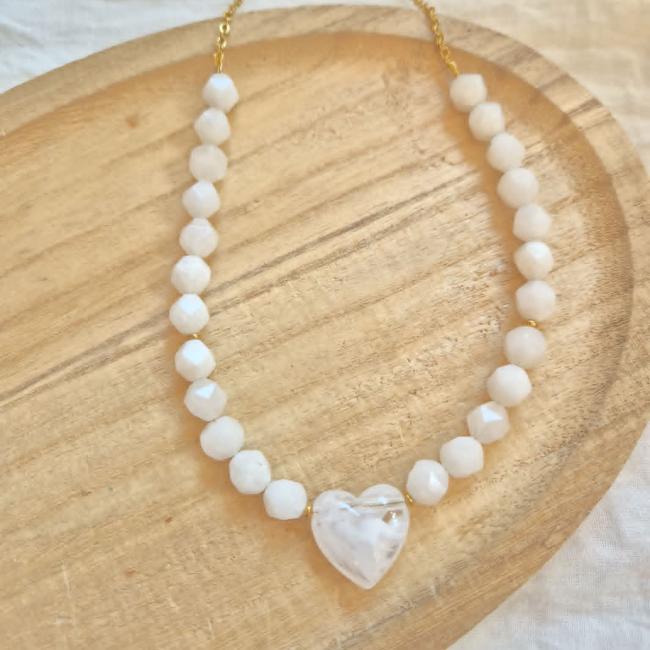 Collier perle blanche coeur, acier inoxydable
