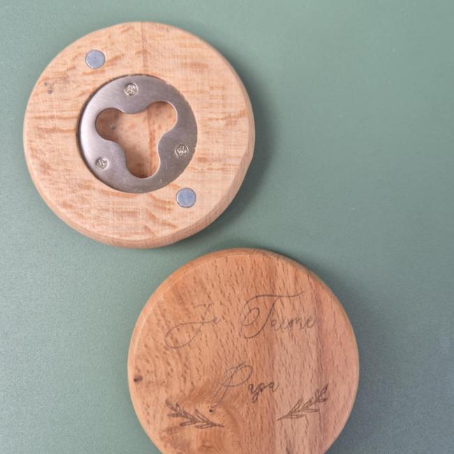 D&eacute;capsuleur Magn&eacute;tique Je T'aime Papa en Bois