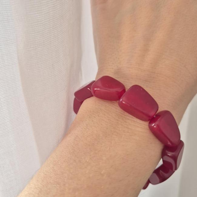 Boucle pierre bordeaux