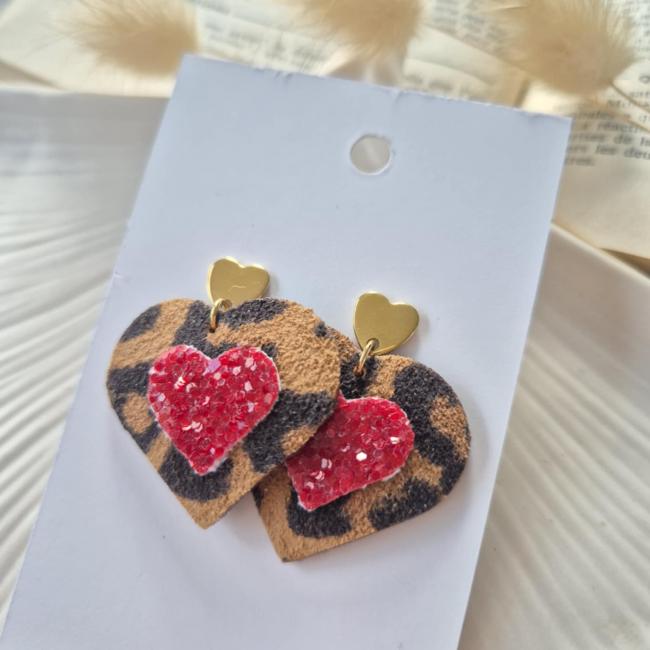 Boucle coeur l&eacute;opard et rouge, acier inoxydable