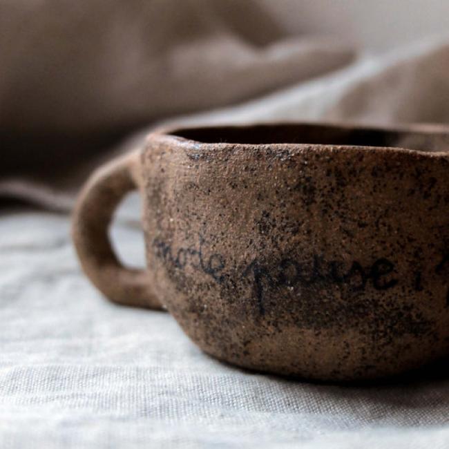 Tasse anse grès - Mode pause (2)