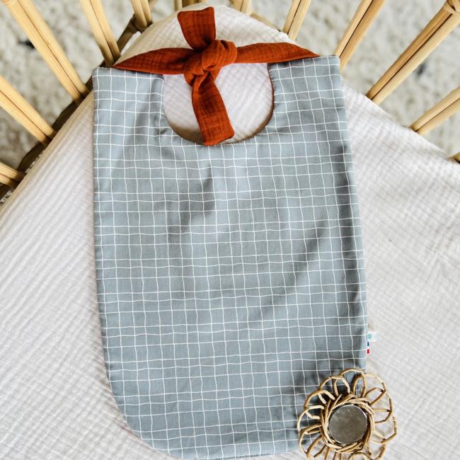 Le Grand Bavoir Gris de Carreaux