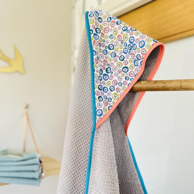 La cape de bain &#8211; Boutons de Mer