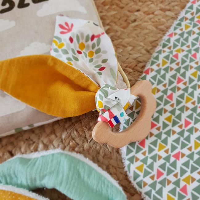 Le hochet – Rhinoc&eacute;ros