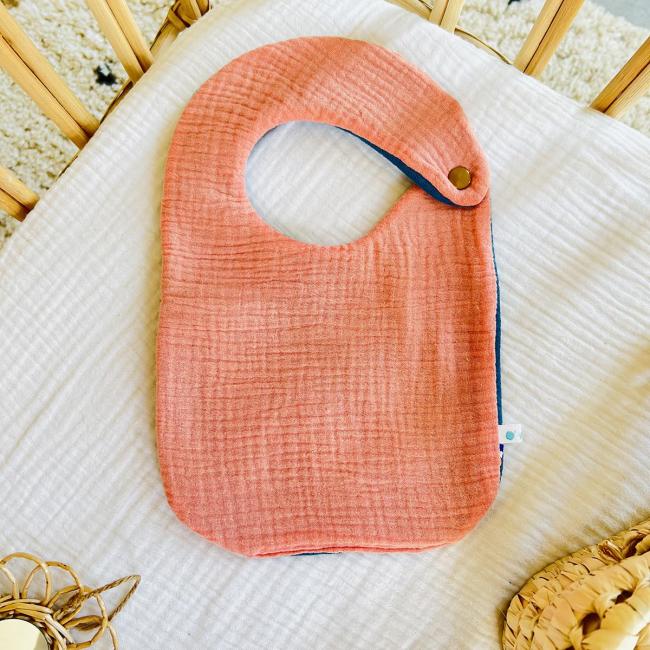 Petit Bavoir Saumon doux